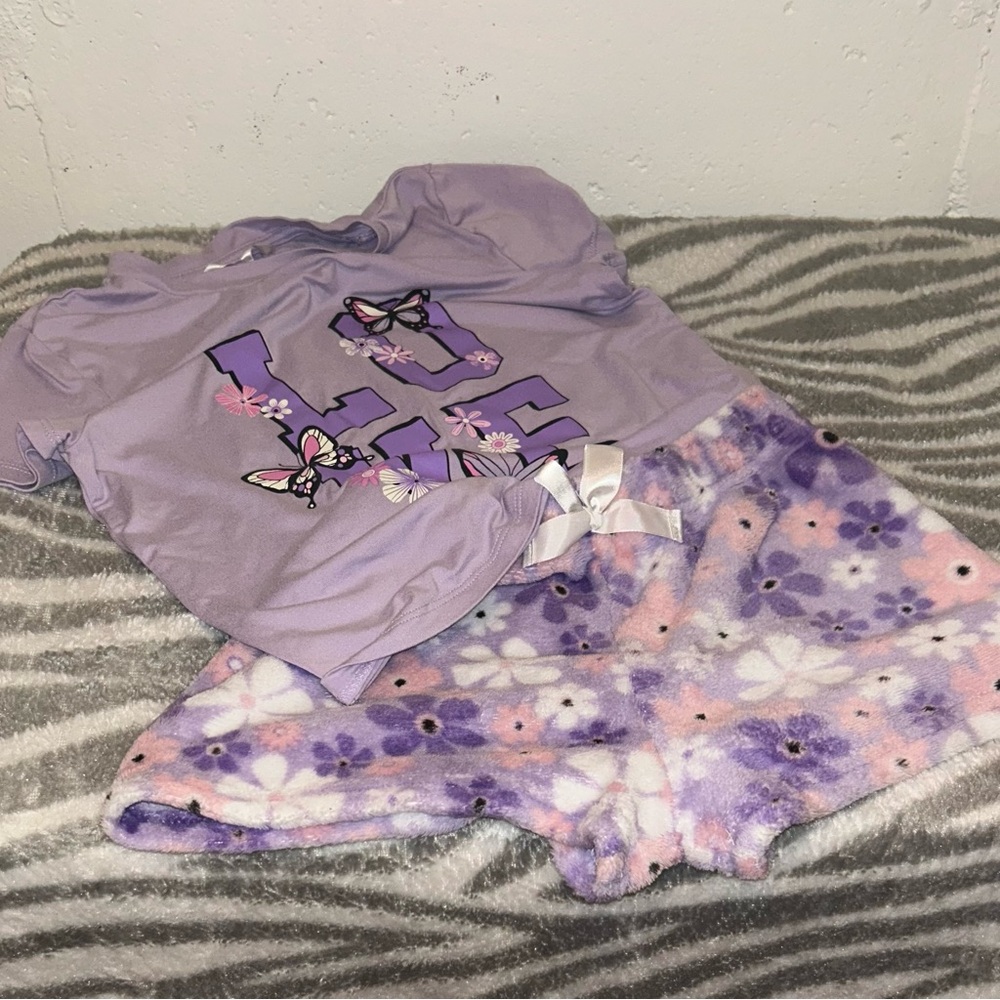 Like NEW! Kids Floral PJ Set